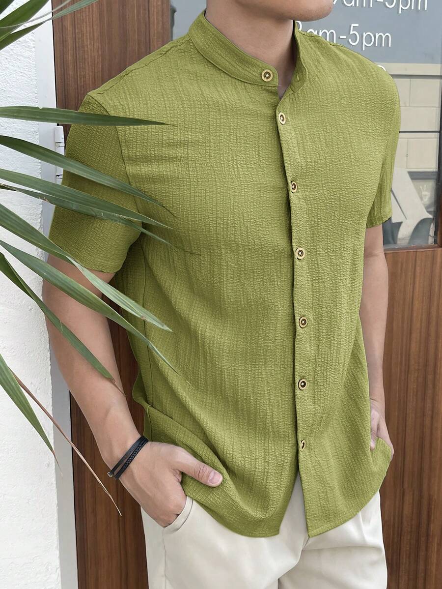 Chemise boutonnée classique à col chinois avec texture pour homme