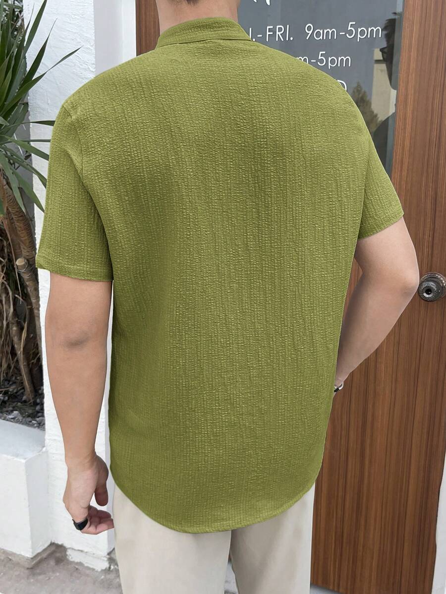 Chemise boutonnée classique à col chinois avec texture pour homme