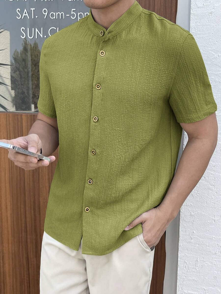 Chemise boutonnée classique à col chinois avec texture pour homme
