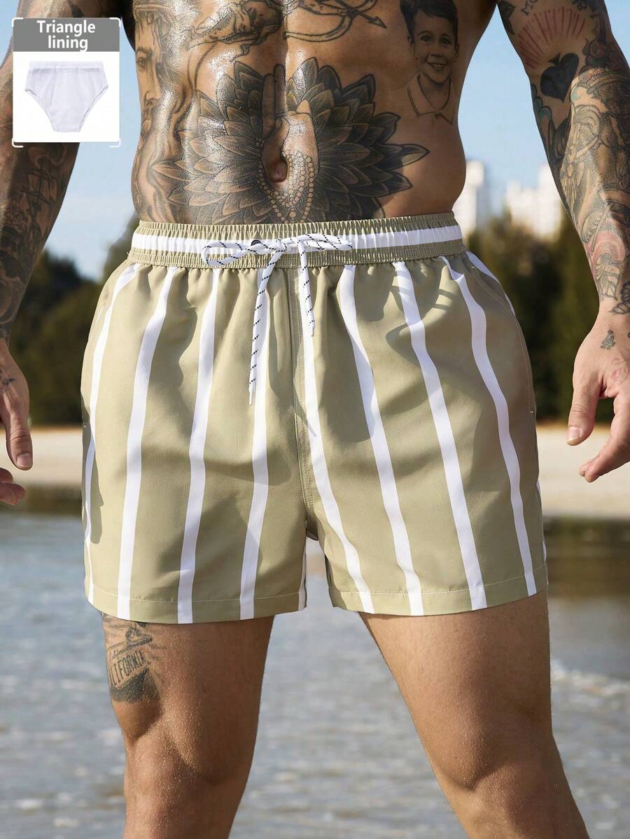 Short court rayé avec cordon de serrage et taille élastique pour homme