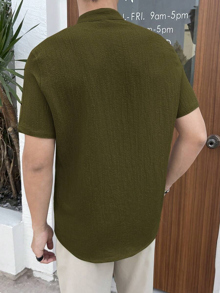 Chemise boutonnée classique à col chinois avec texture pour homme