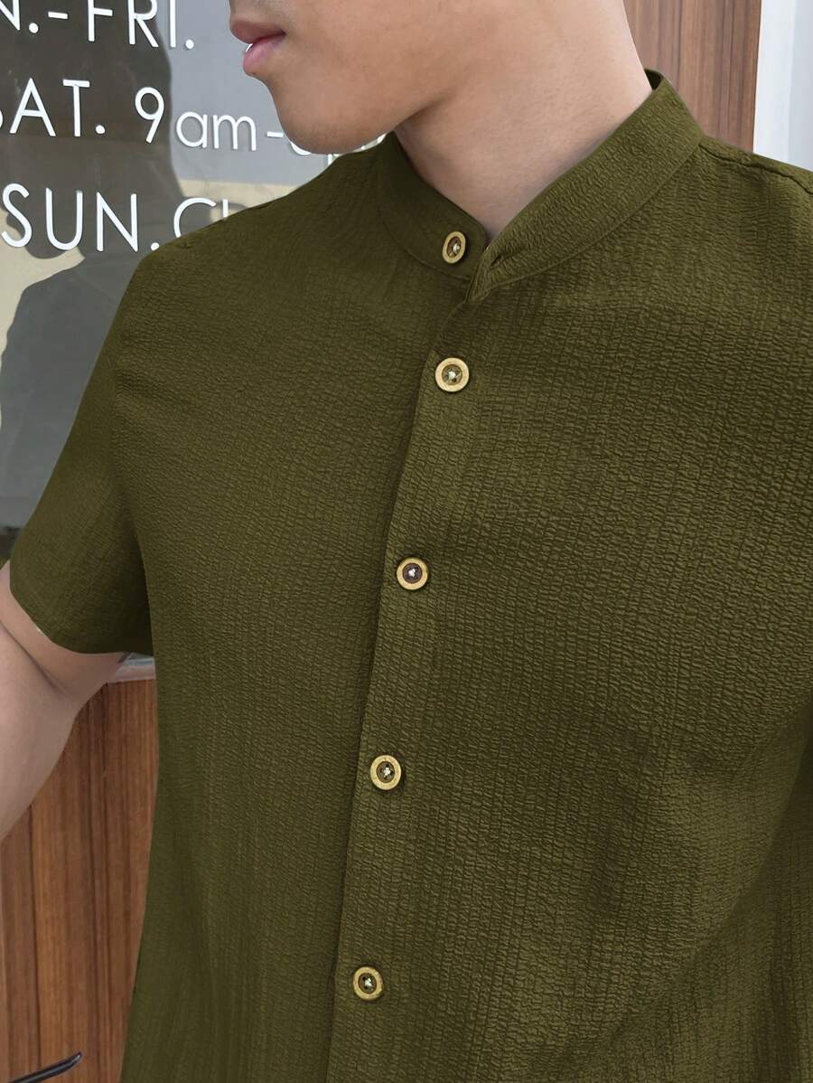 Chemise boutonnée classique à col chinois avec texture pour homme
