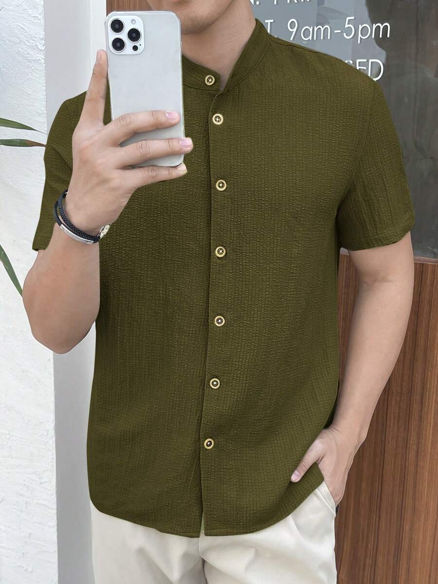 Chemise boutonnée classique à col chinois avec texture pour homme