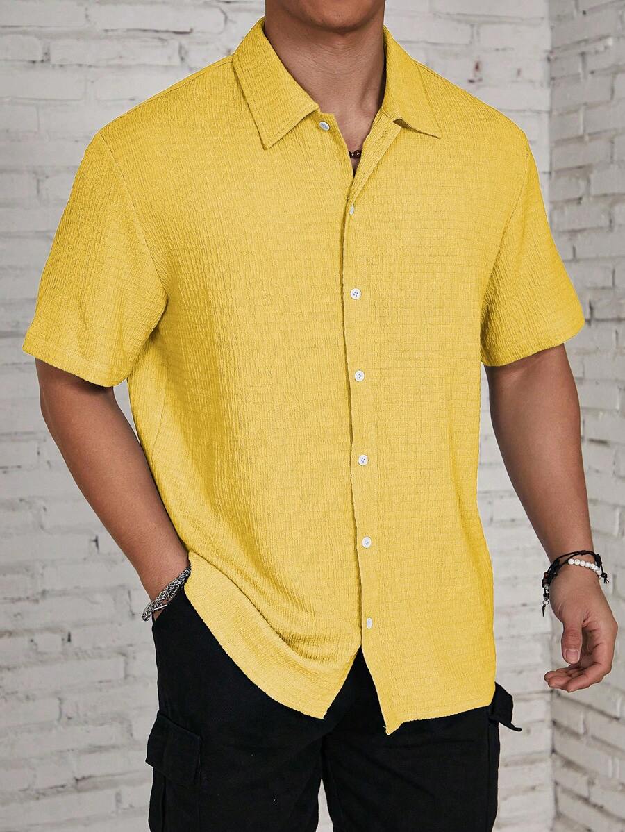 Chemise boutonnée texturée plissée en tricot de style décontracté pour hommes