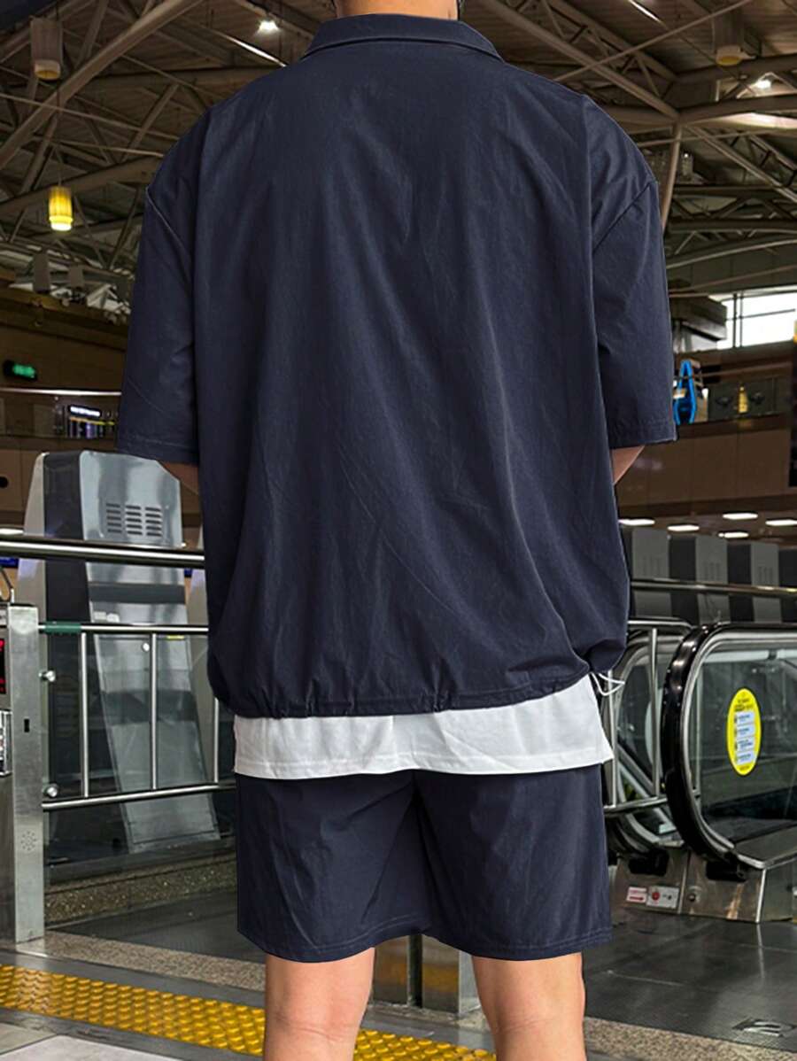 Moderne et décontracté deux ensembles, chemise zippée et short – Tenue d'été