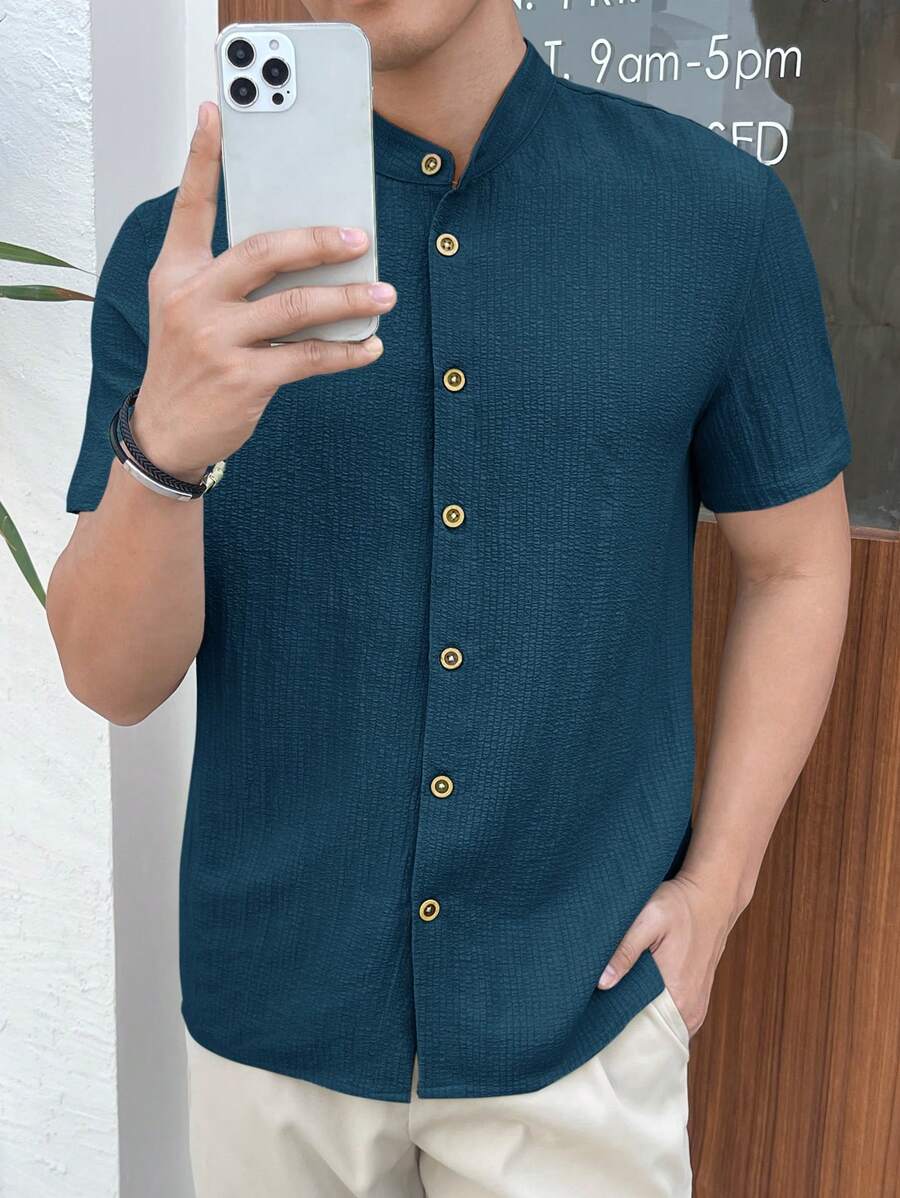 Chemise boutonnée classique à col chinois avec texture pour homme