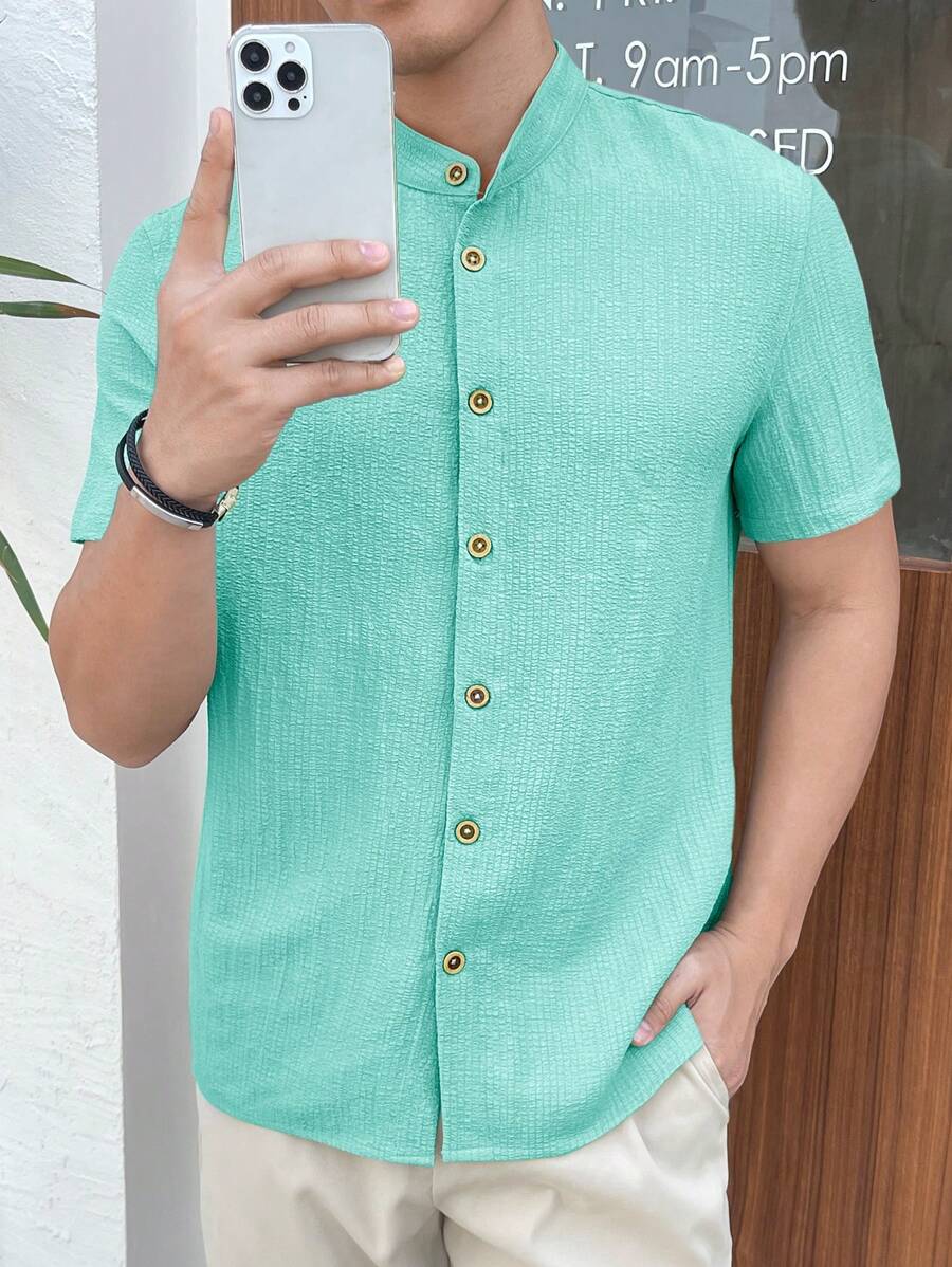 Chemise boutonnée classique à col chinois avec texture pour homme