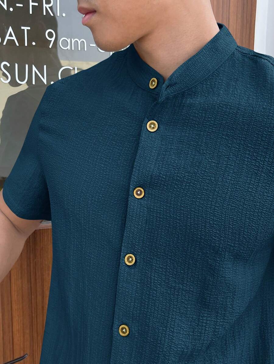 Chemise boutonnée classique à col chinois avec texture pour homme