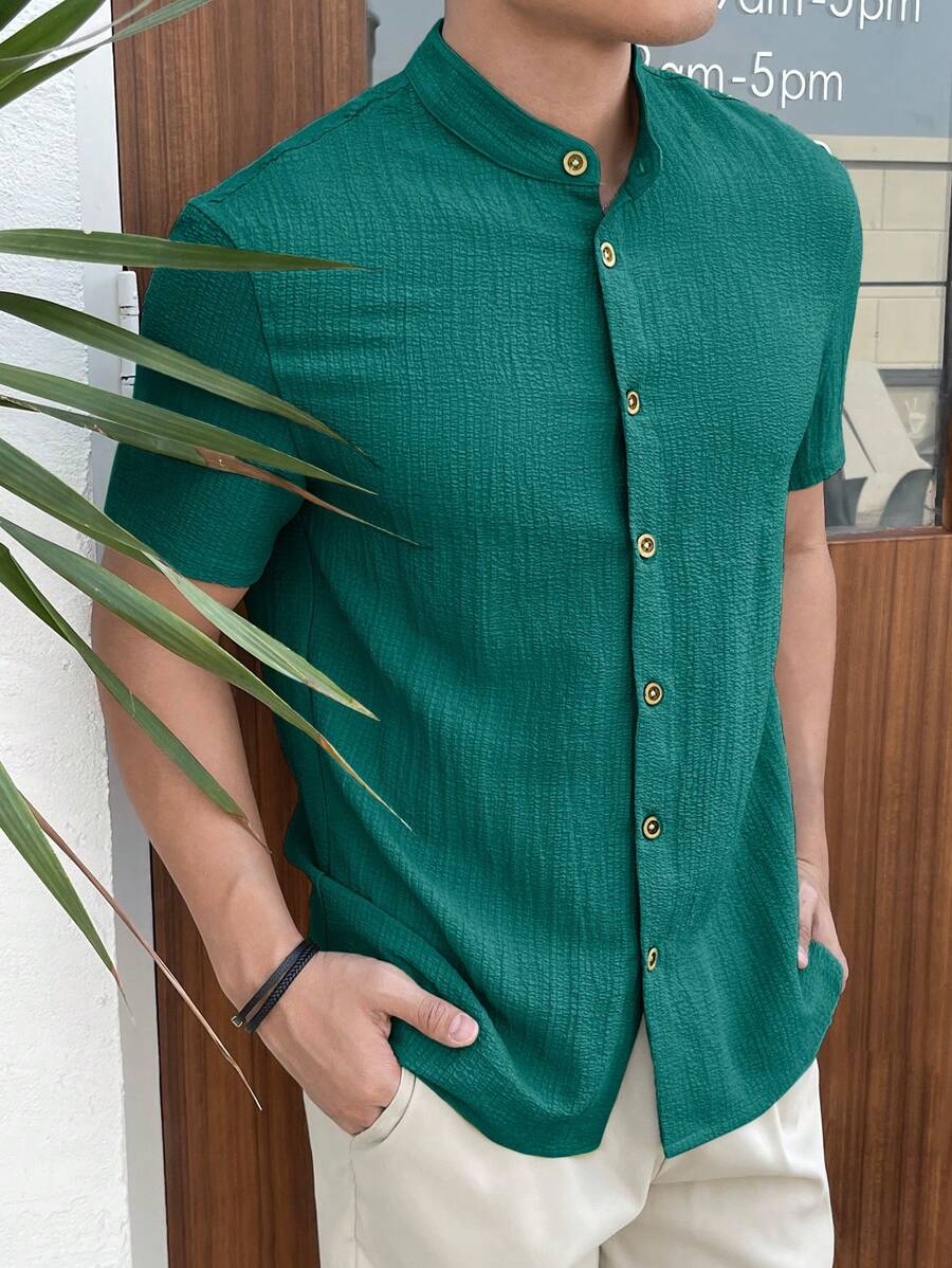 Chemise boutonnée classique à col chinois avec texture pour homme