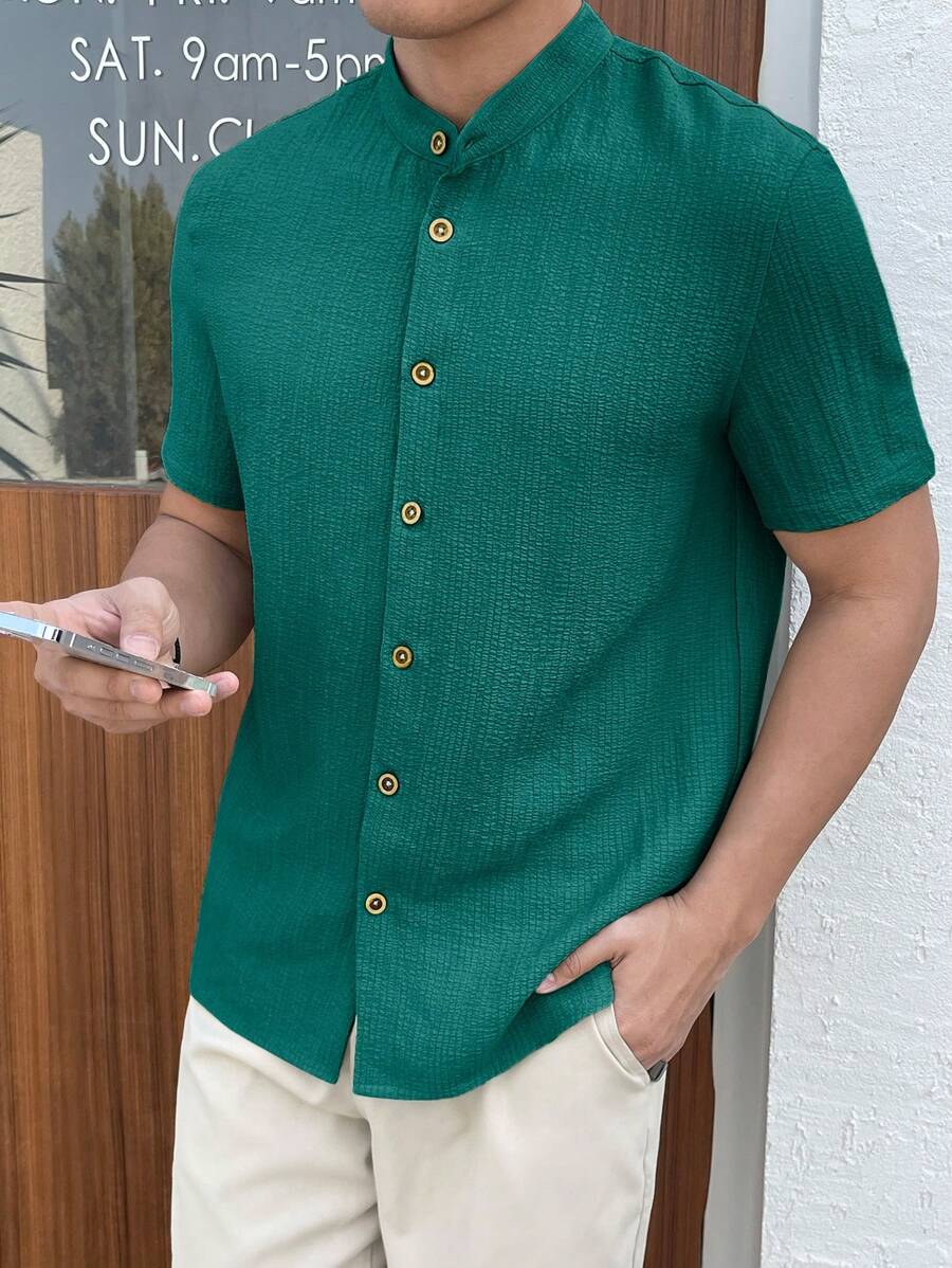 Chemise boutonnée classique à col chinois avec texture pour homme
