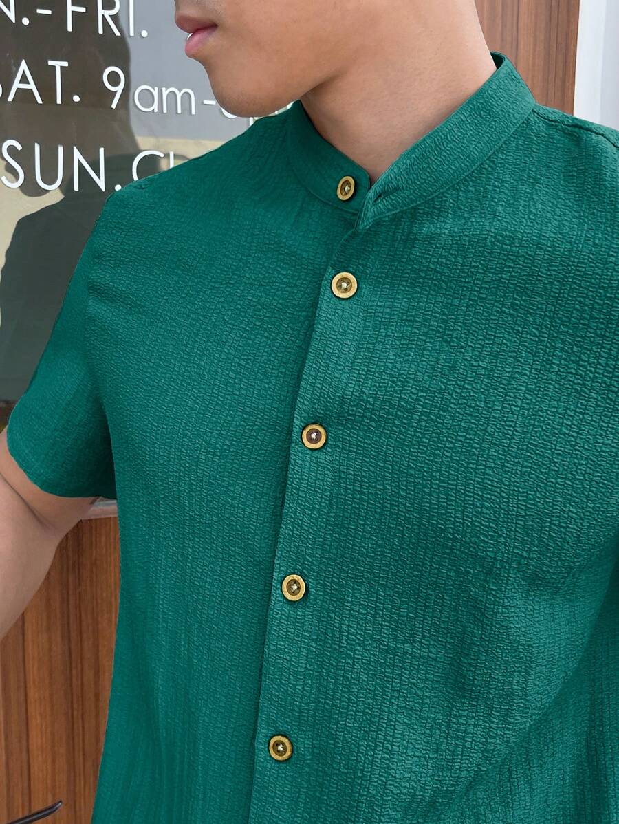 Chemise boutonnée classique à col chinois avec texture pour homme