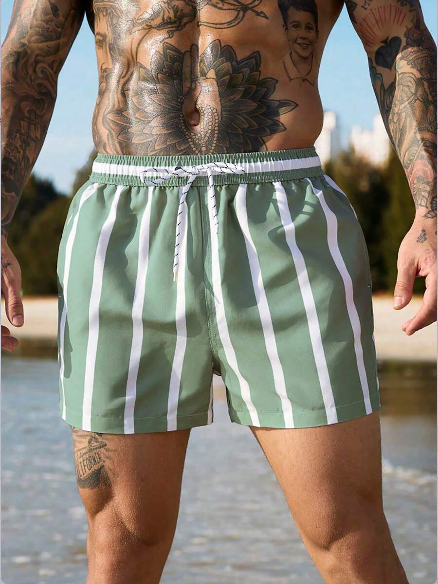 Short court rayé avec cordon de serrage et taille élastique pour homme