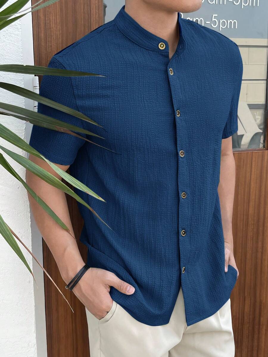 Chemise boutonnée classique à col chinois avec texture pour homme