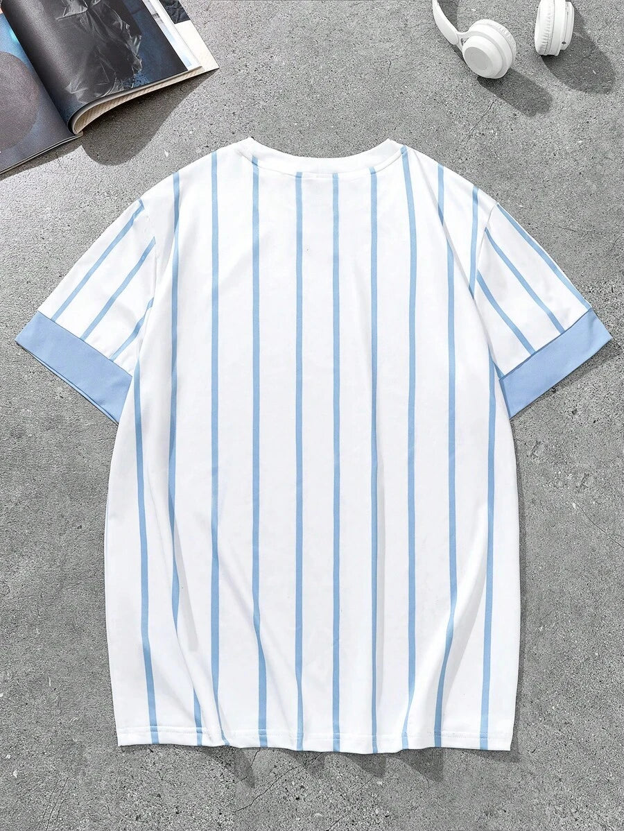 Chemise décontractée à manches courtes et rayures, col rond et coupe ample