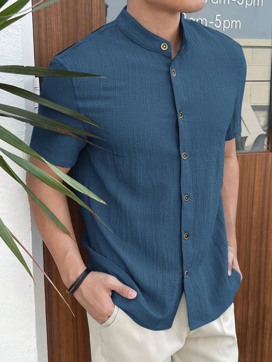 Chemise boutonnée classique à col chinois avec texture pour homme