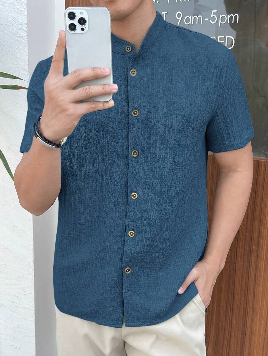 Chemise boutonnée classique à col chinois avec texture pour homme