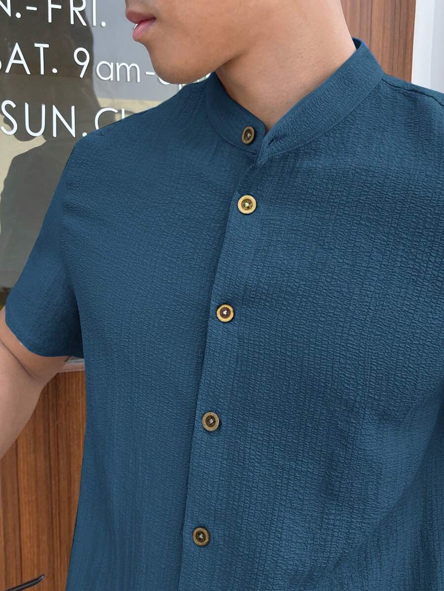 Chemise boutonnée classique à col chinois avec texture pour homme