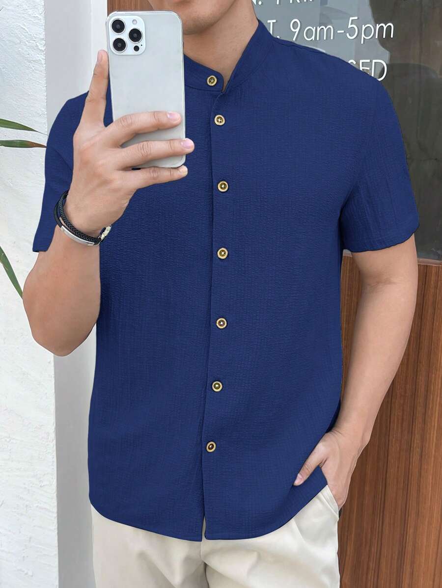 Chemise boutonnée classique à col chinois avec texture pour homme