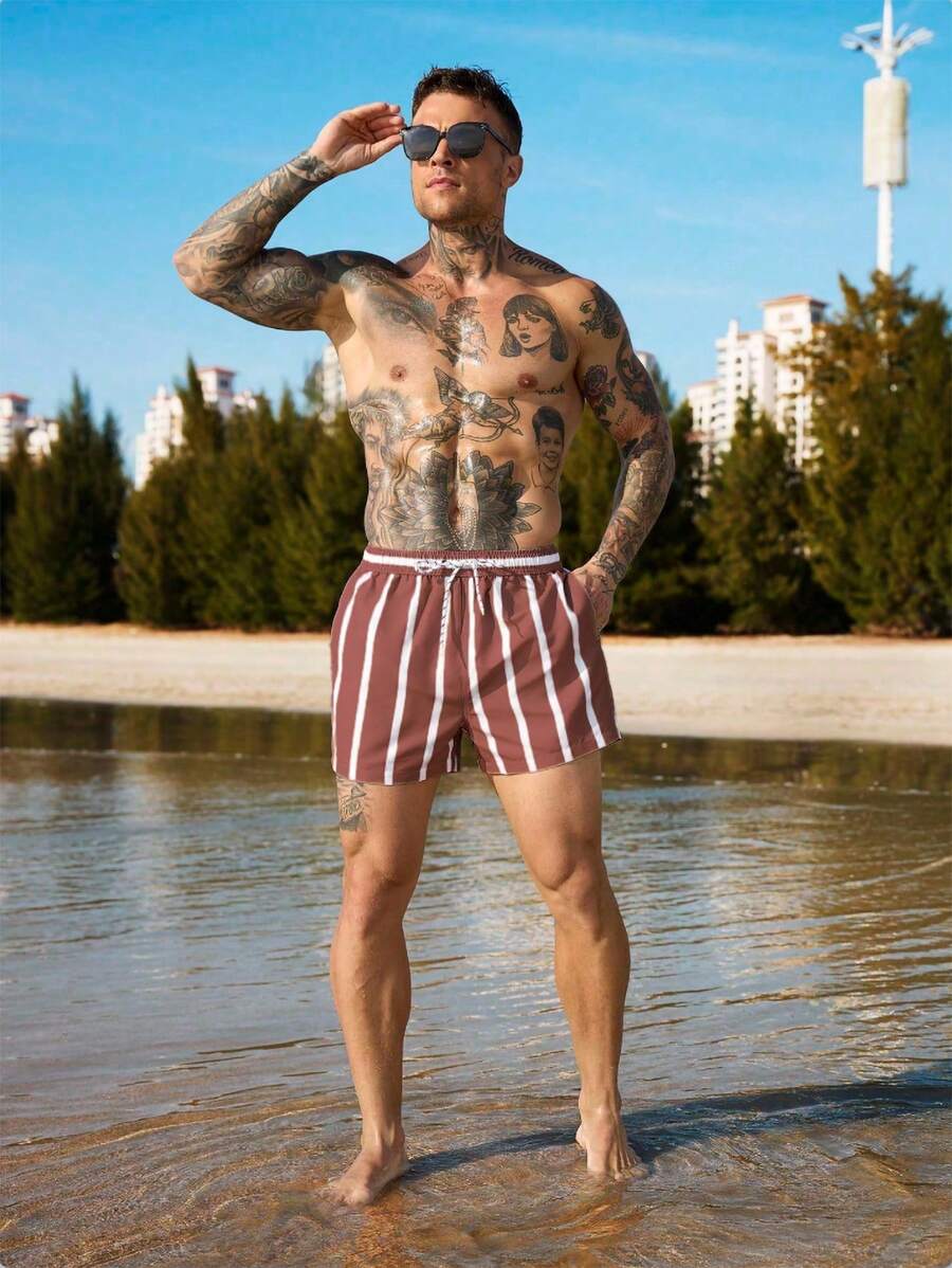 Short court rayé avec cordon de serrage et taille élastique pour homme