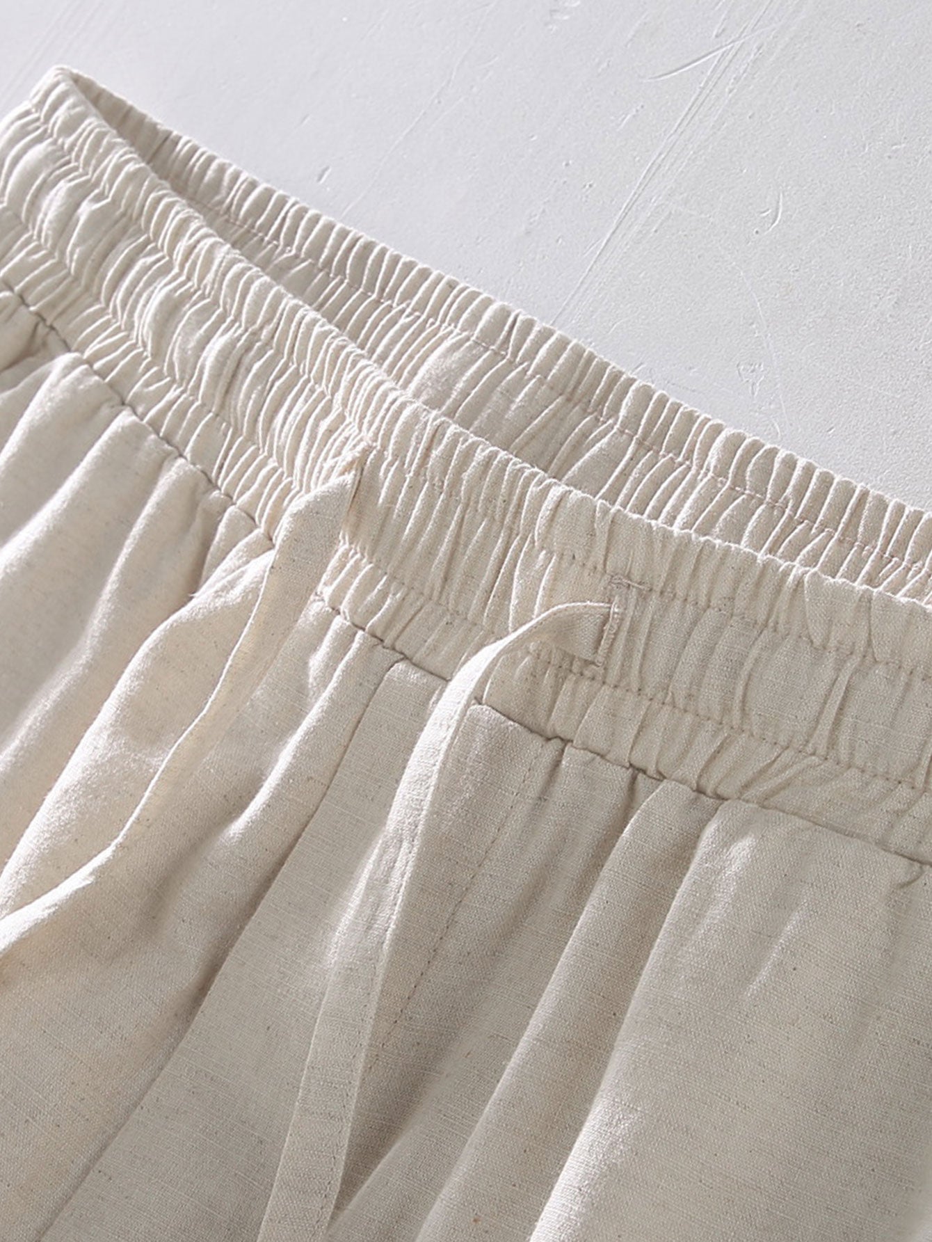Chemise boutonnée rayée et short en lin deux ensembles pour un style estival décontracté
