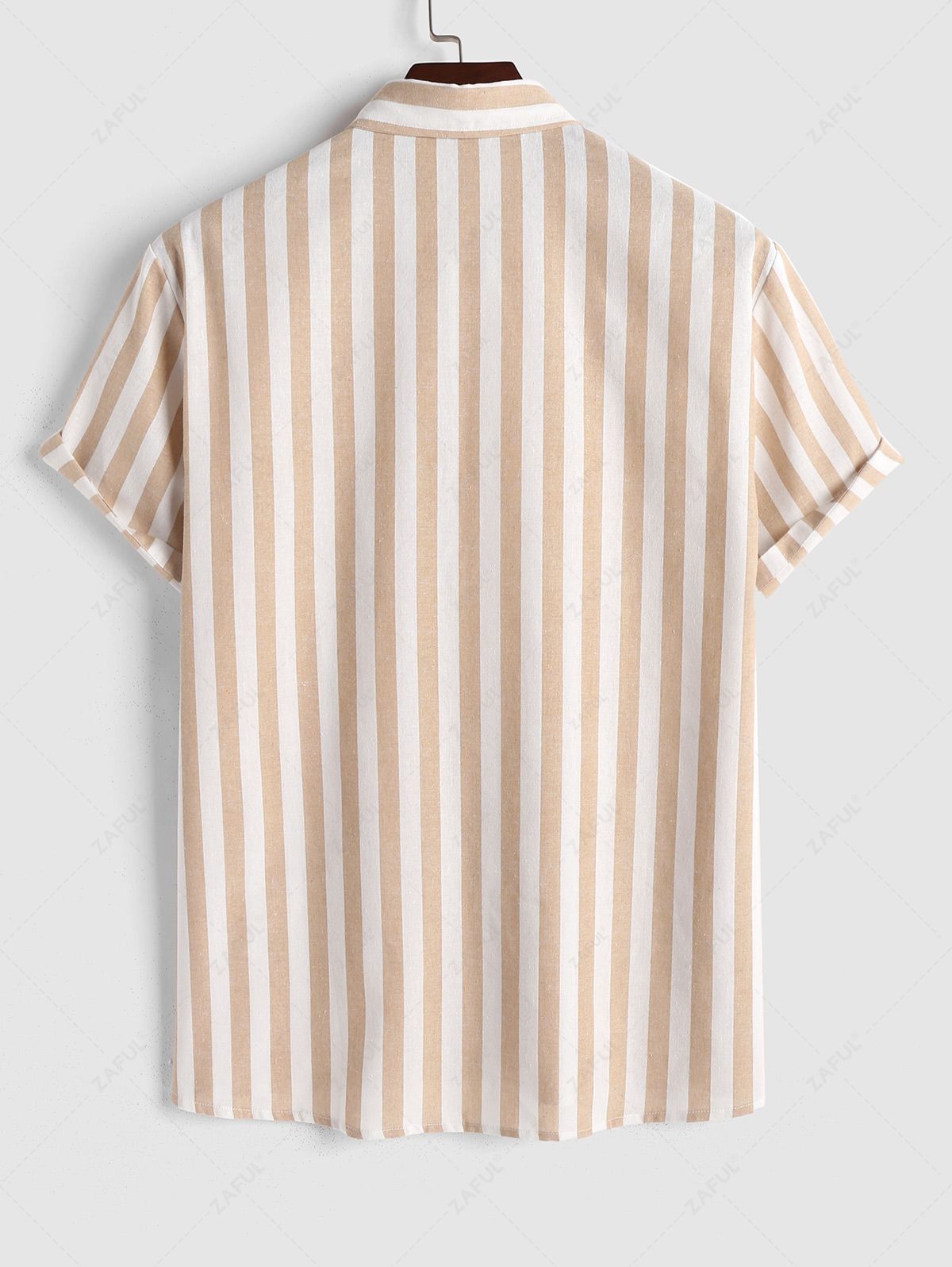 Chemise et short à rayures verticales deux ensembles pour un style estival quotidien
