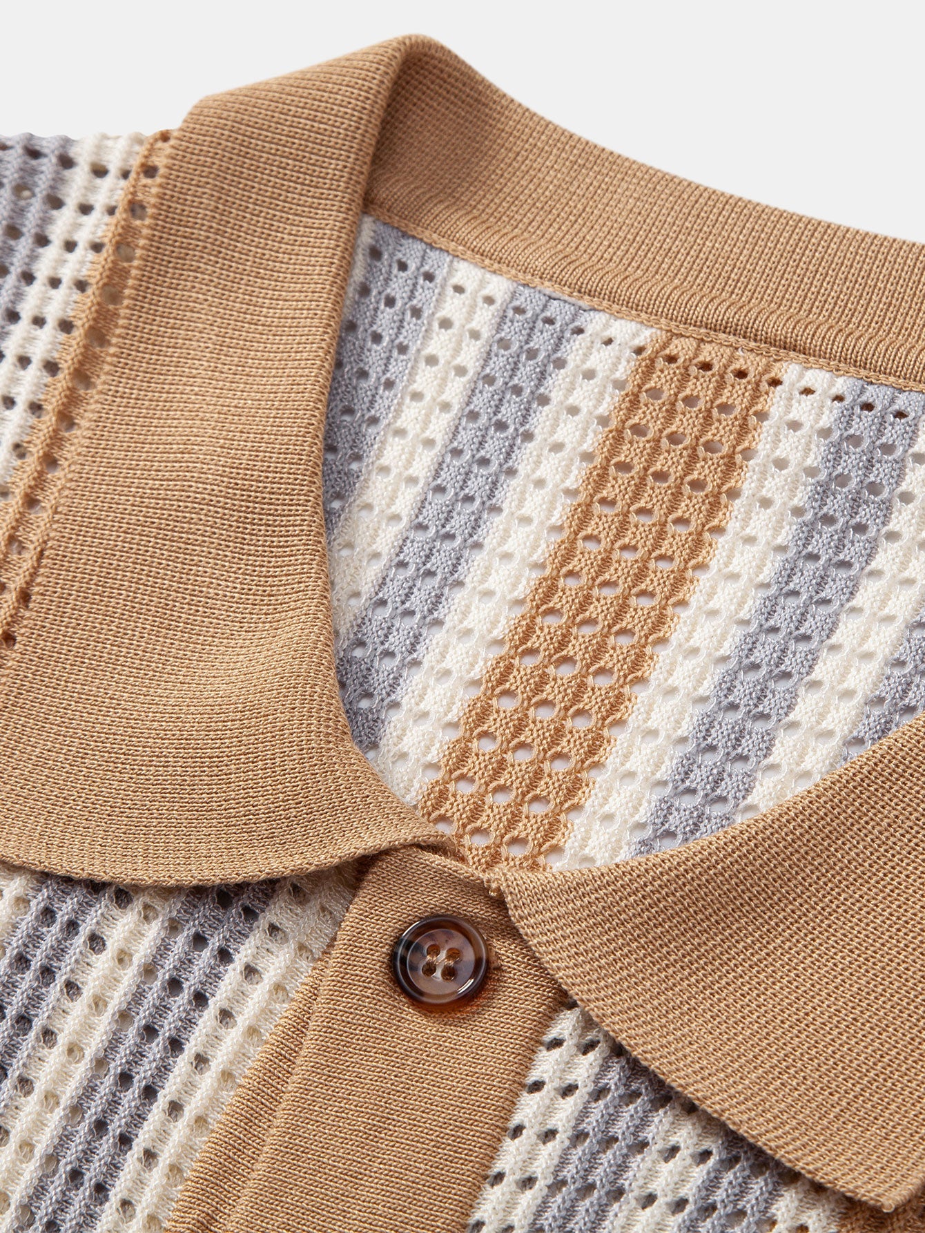 Chemise boutonnée à manches courtes en crochet à rayures et motif ajouré
