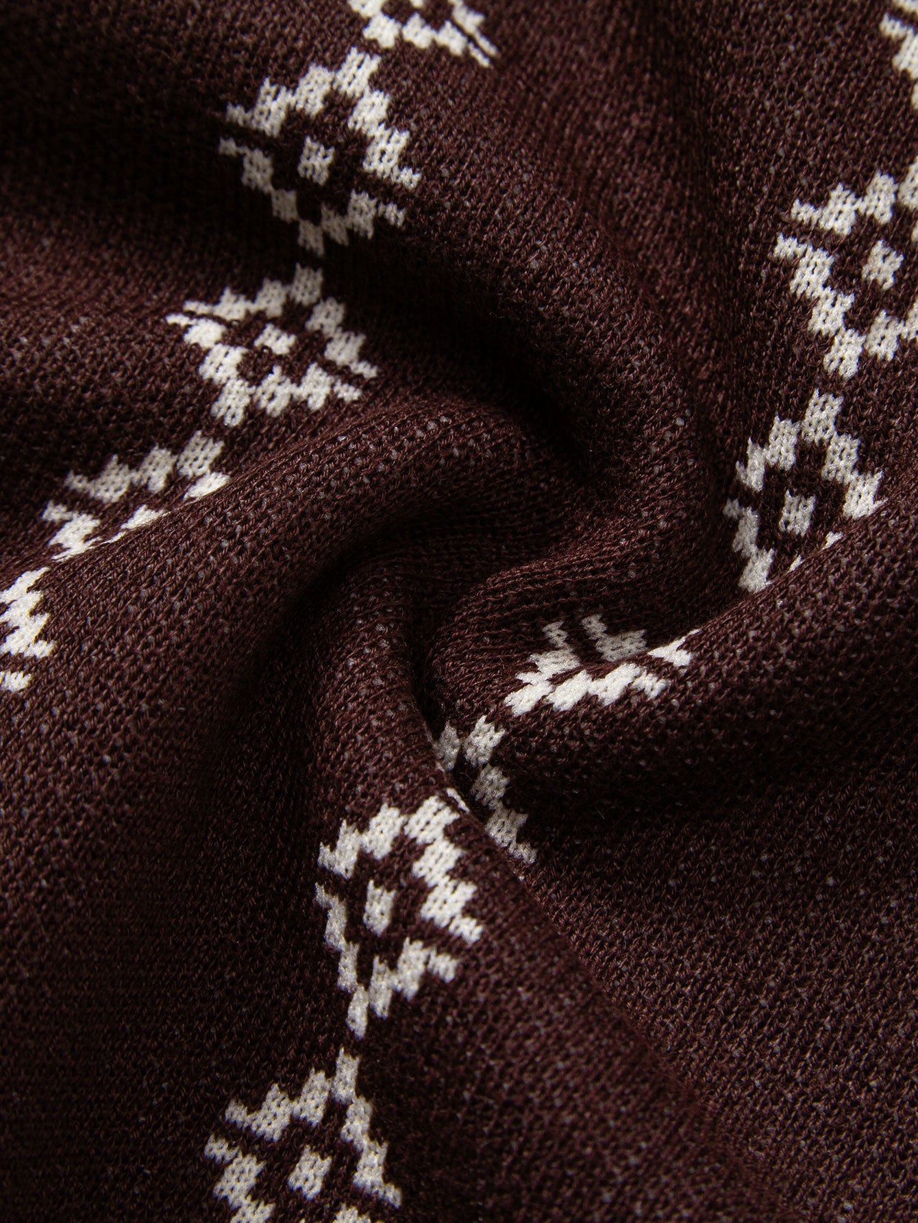 Chemise au crochet à manches courtes et col en V avec motifs géométriques