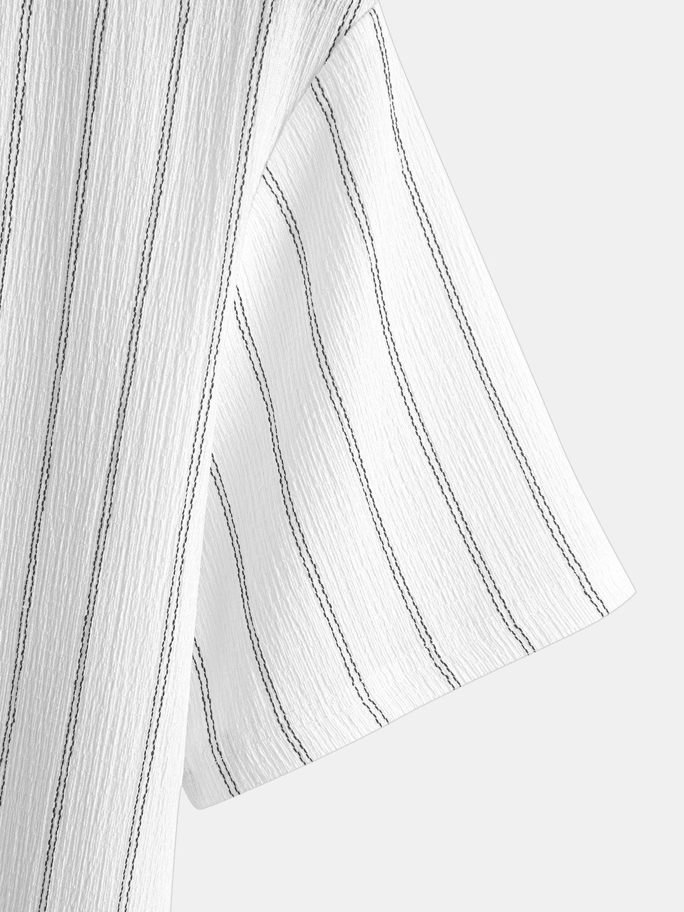 Chemise décontractée à rayures texturées et ourlet en arc pour homme
