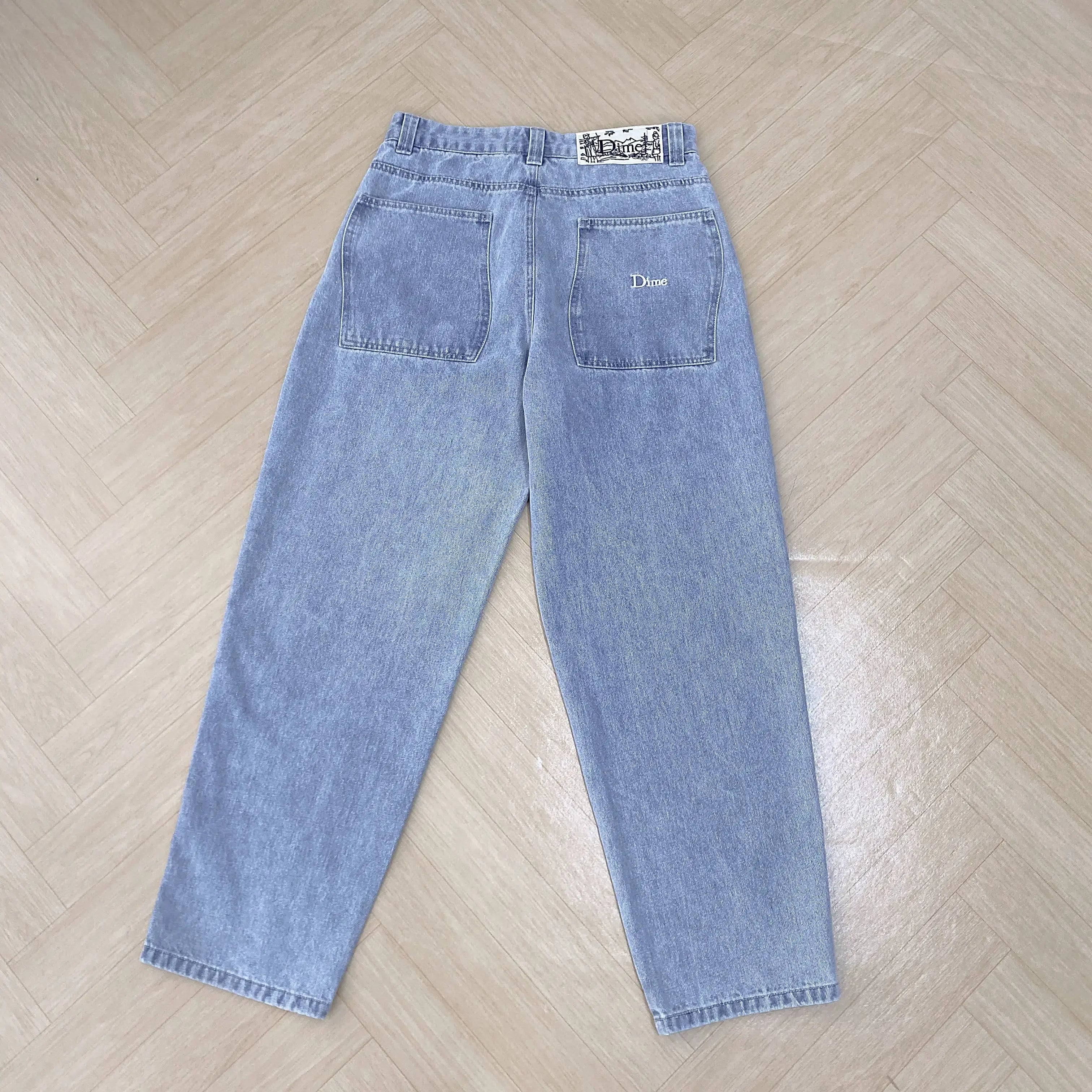 Pantalon ample brodé Dime pour homme – Denim large des années