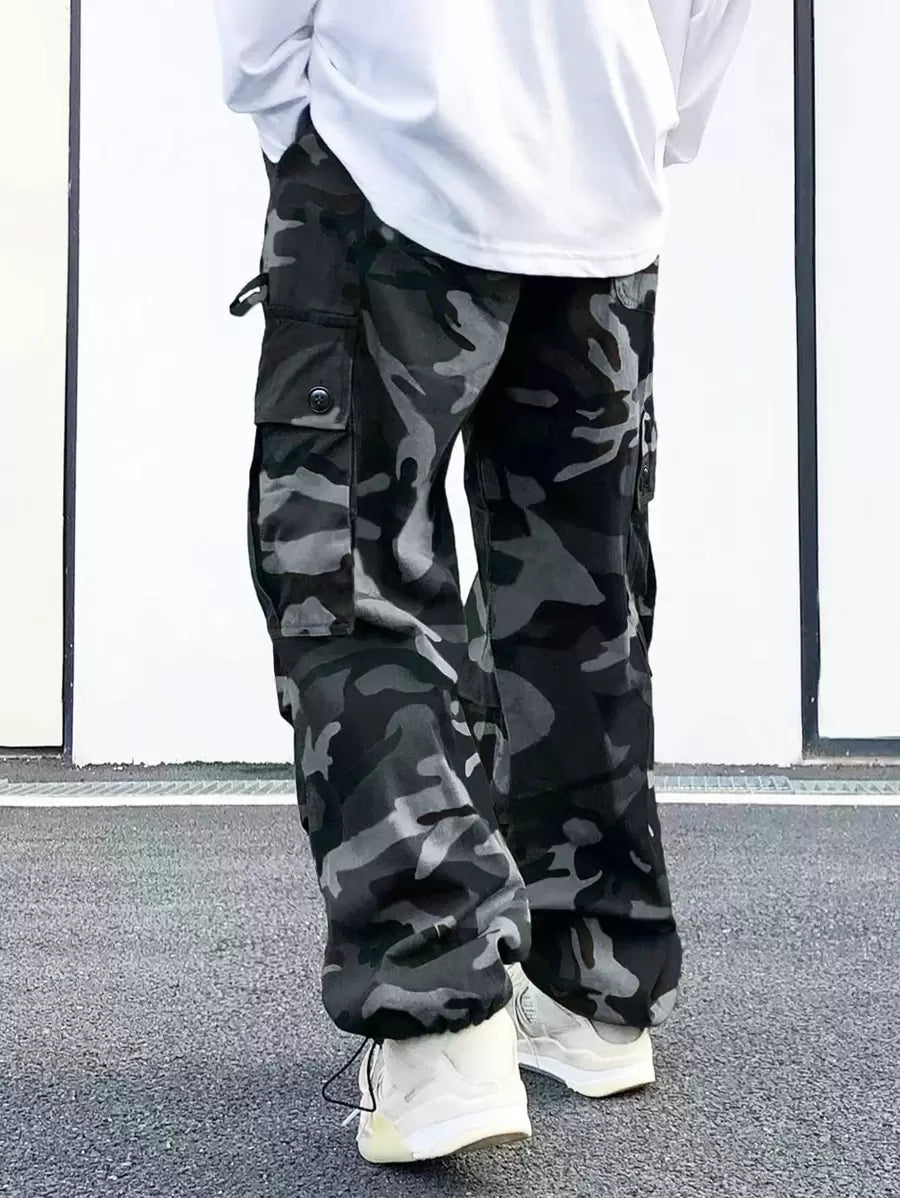 Pantalon cargo ample imprimé camouflage avec poches à rabat et cordon de serrage