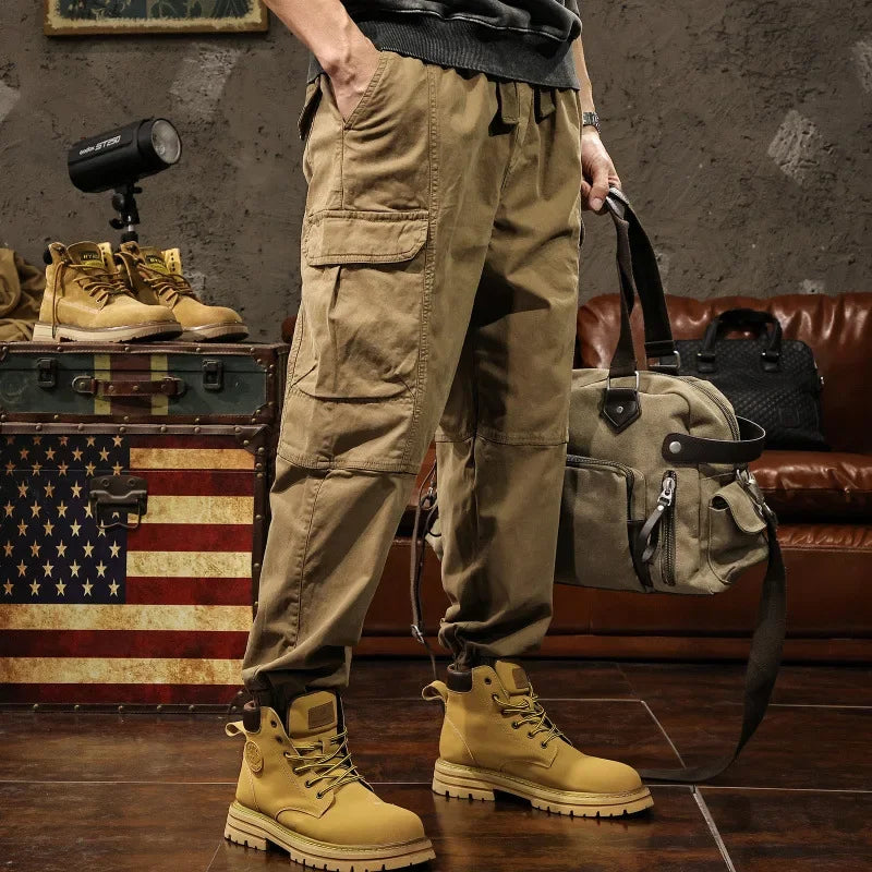 Pantalon cargo de style vintage avec une coupe ample et un look décontracté pour homme