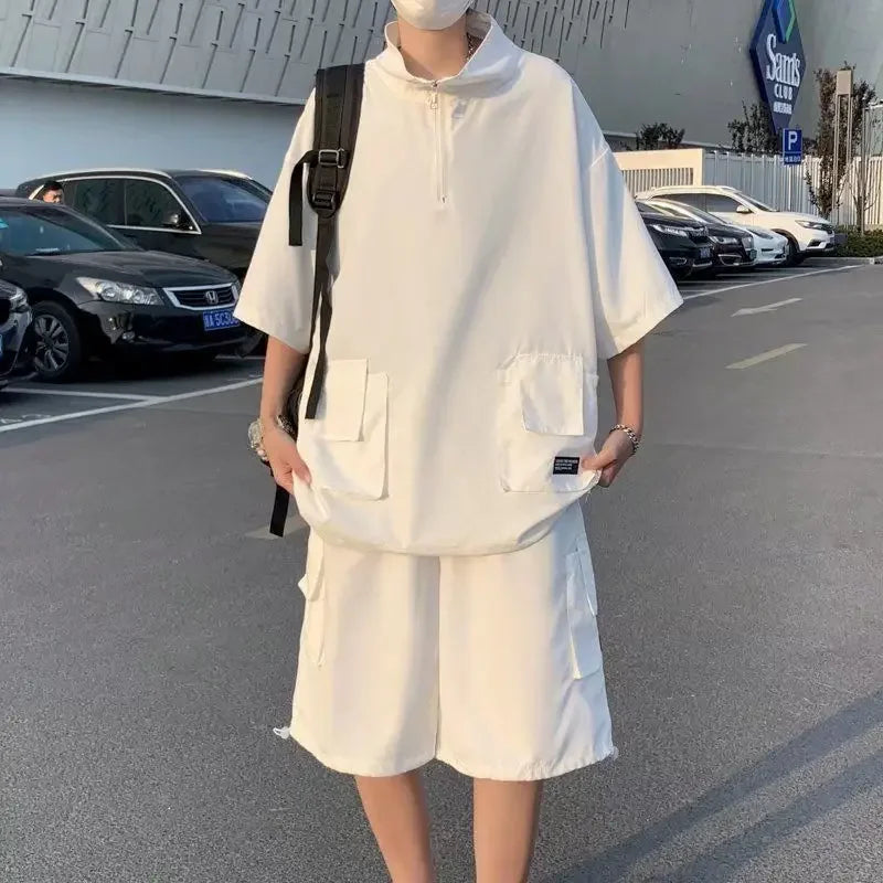 Deux ensembles haut col montant et short demi-zippés pour homme