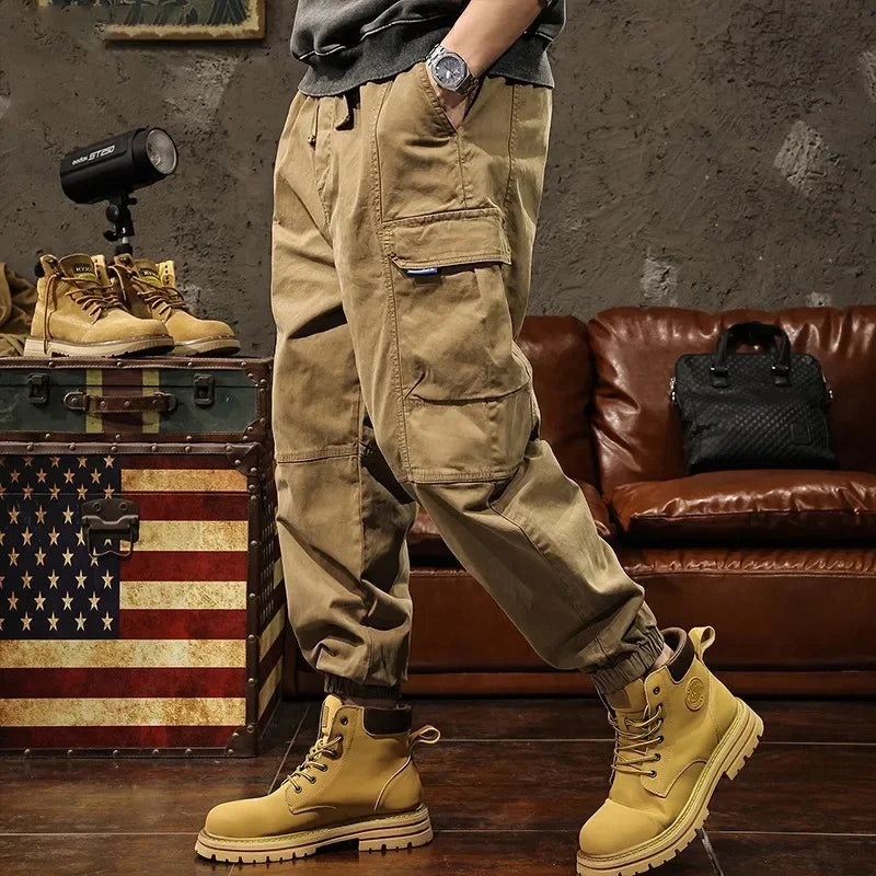 Pantalon cargo de style vintage avec une coupe ample et un look décontracté pour homme