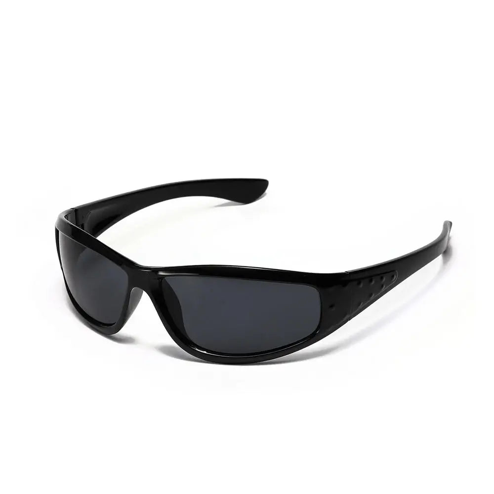 Lunettes de soleil futuristes enveloppantes et techniques avec design creux