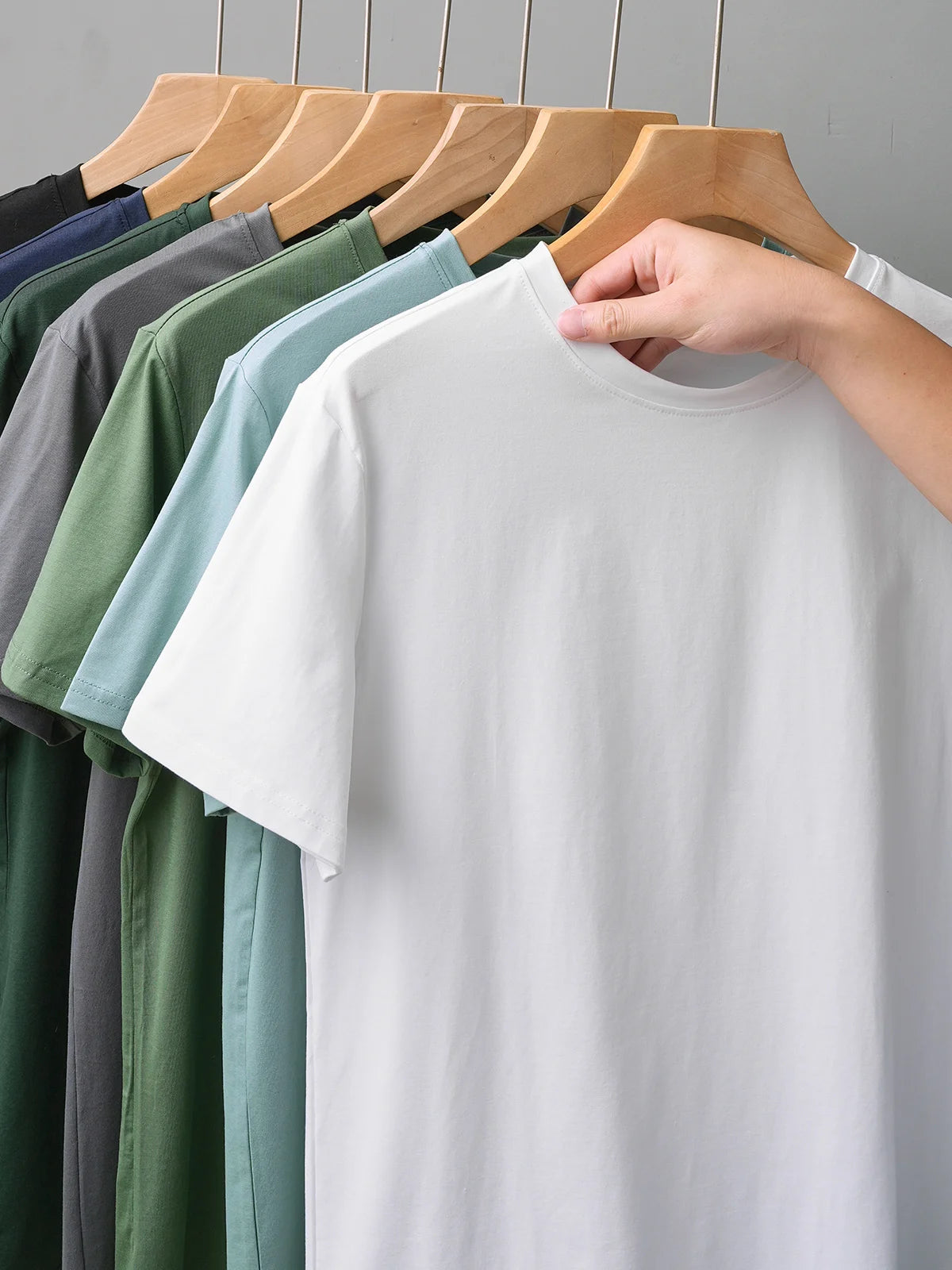 Chemise à col rond légère et respirante style casual tendance été pour hommes