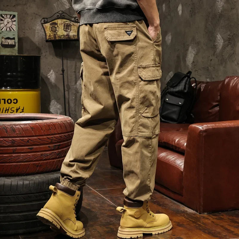 Pantalon cargo de style vintage avec une coupe ample et un look décontracté pour homme