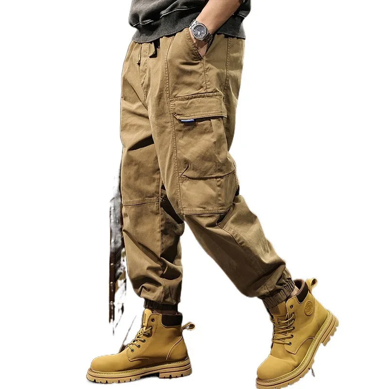 Pantalon cargo de style vintage avec une coupe ample et un look décontracté pour homme
