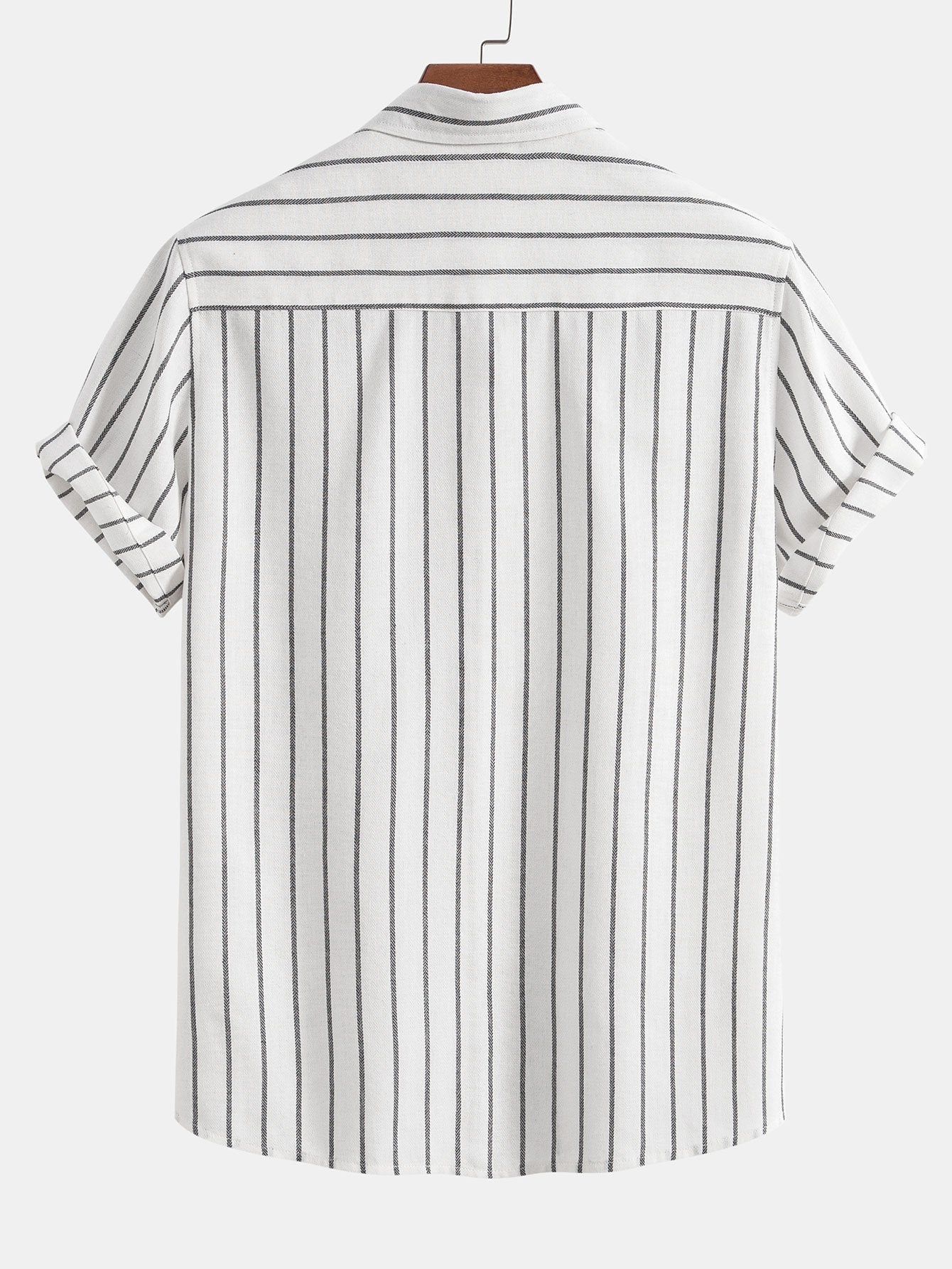 Chemise boutonnée rayée et short en lin deux ensembles pour un style estival décontracté