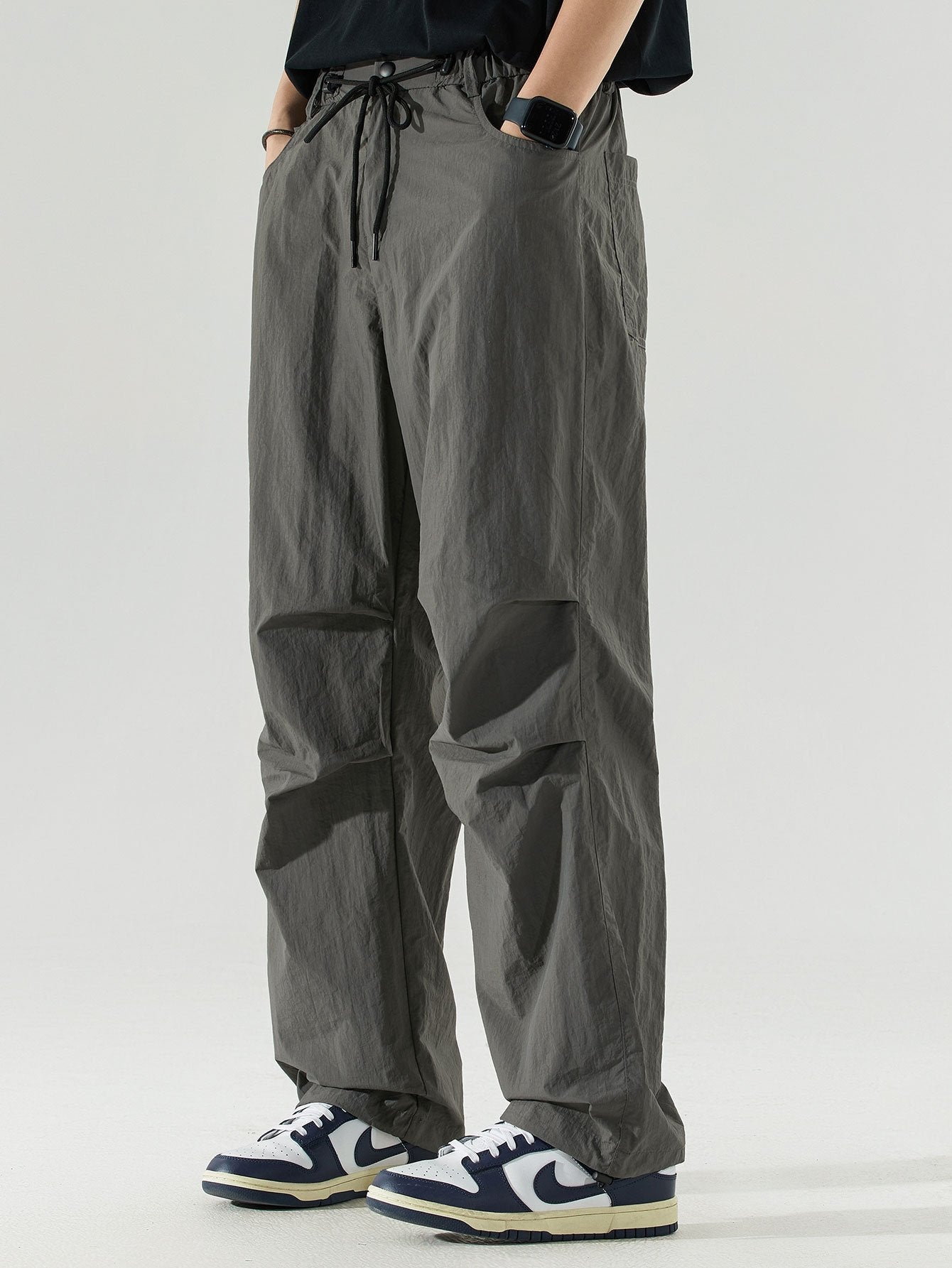 Pantalon droit parachute à taille élastique avec cordon de serrage pour homme