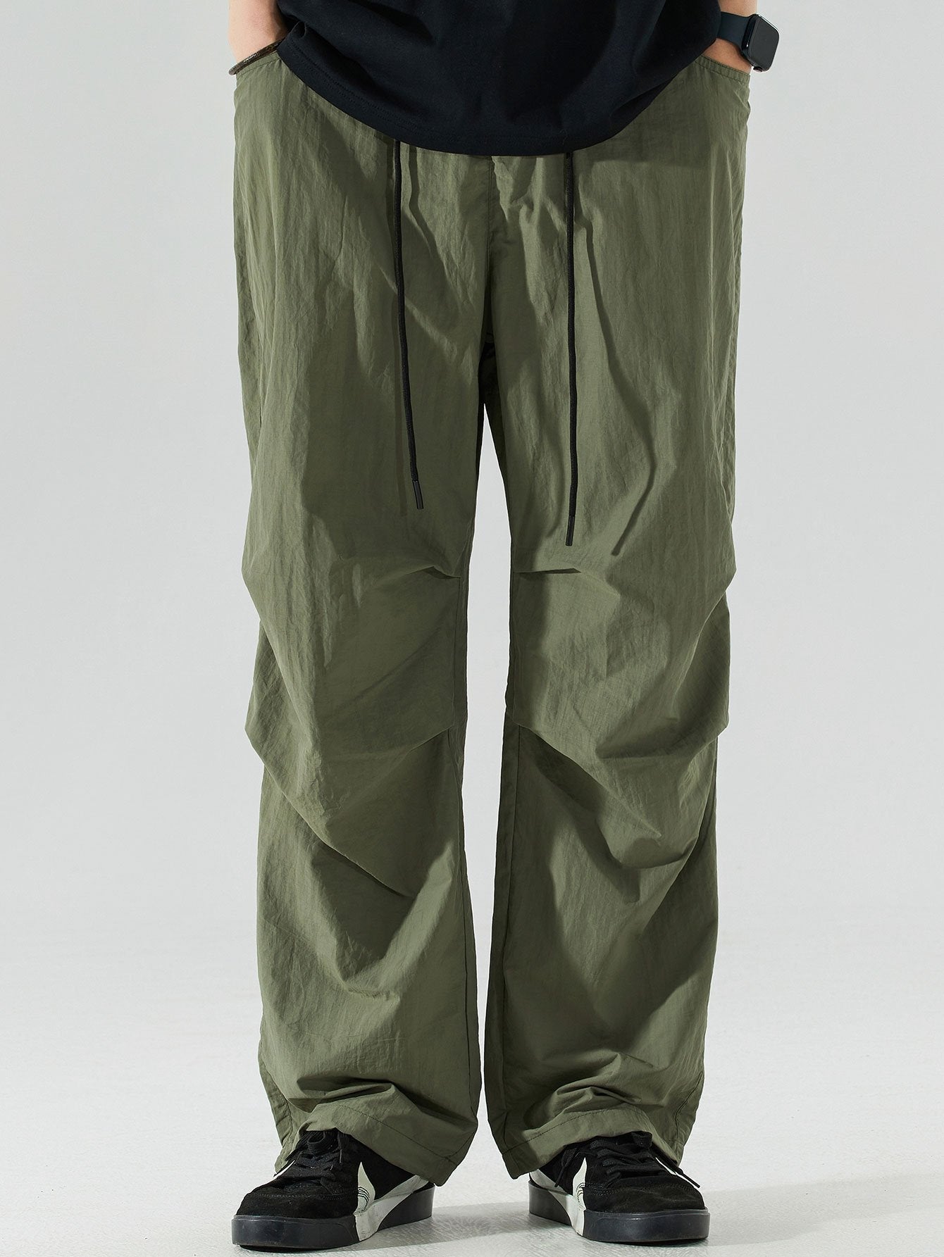 Pantalon droit parachute à taille élastique avec cordon de serrage pour homme