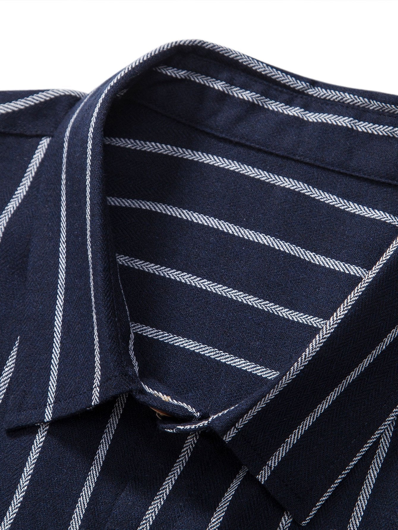 Chemise boutonnée rayée et short en lin deux ensembles pour un style estival décontracté