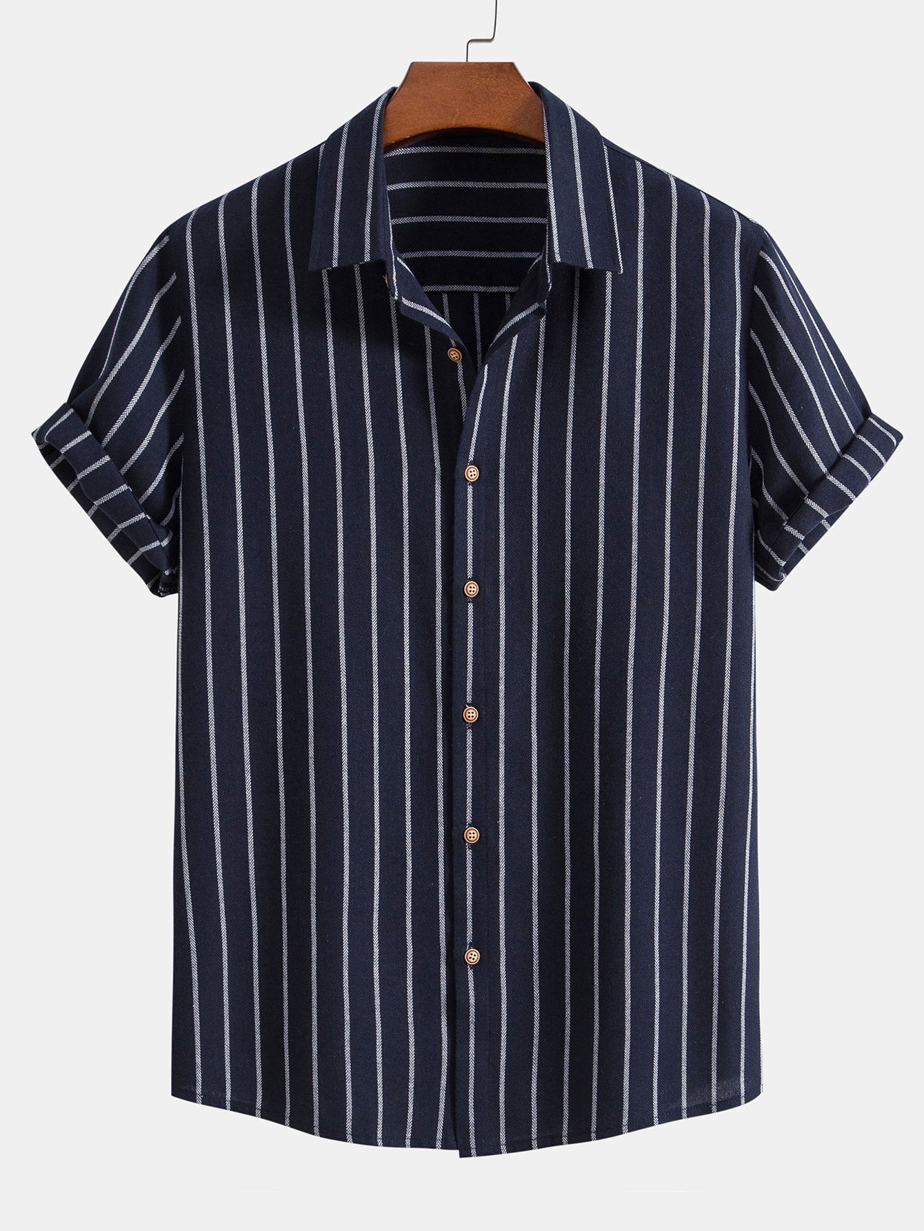 Chemise boutonnée rayée et short en lin deux ensembles pour un style estival décontracté