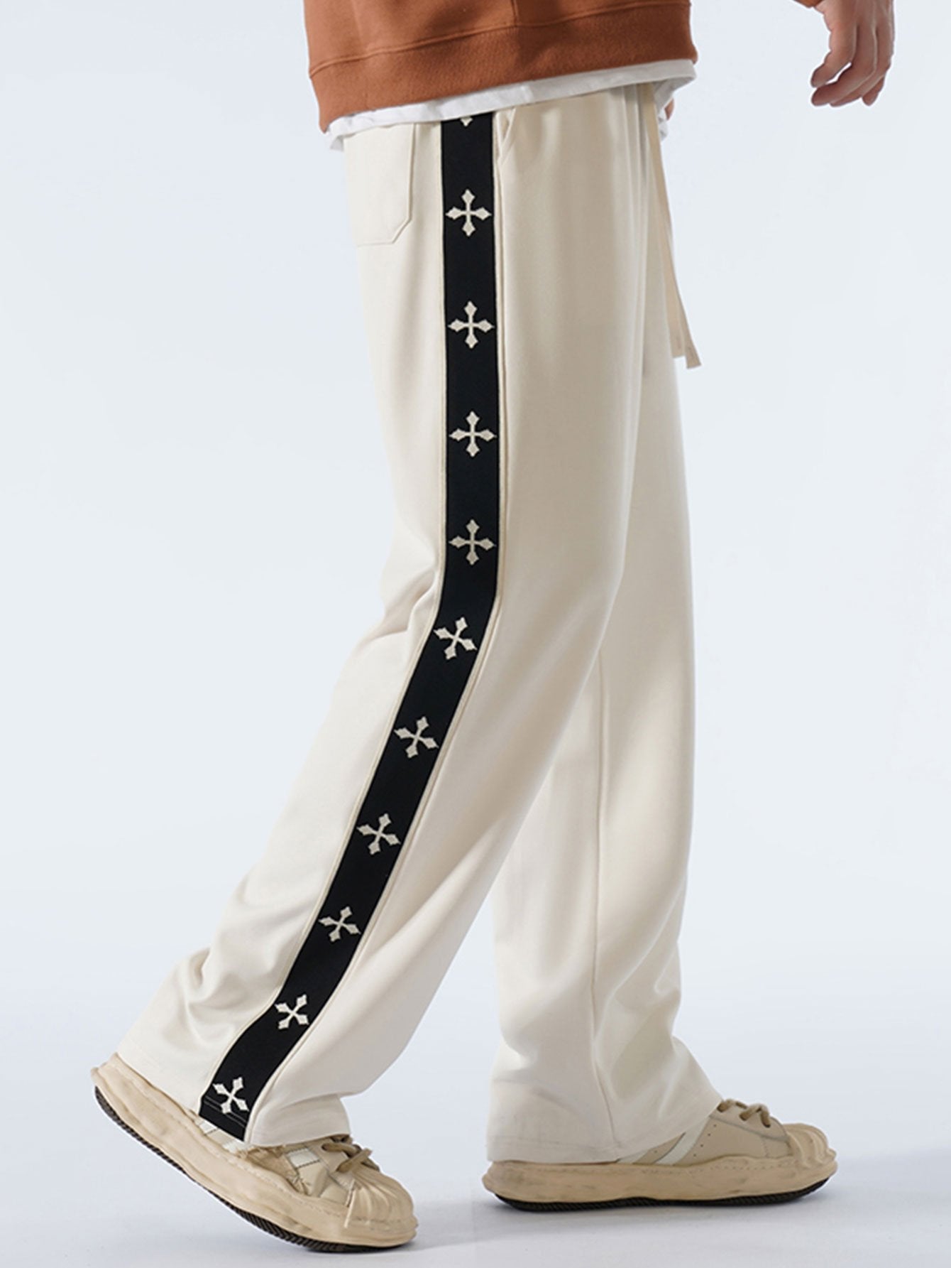 Pantalon coupe droite à rayures croisées et coupe décontractée