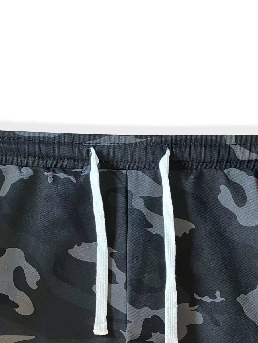 Pantalon cargo ample imprimé camouflage avec poches à rabat et cordon de serrage