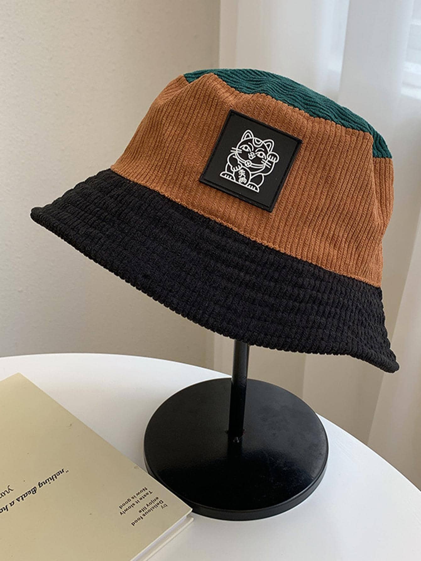 Chapeaux bobs à patchs chat et blocs de couleurs – Vêtements de soleil d'extérieur