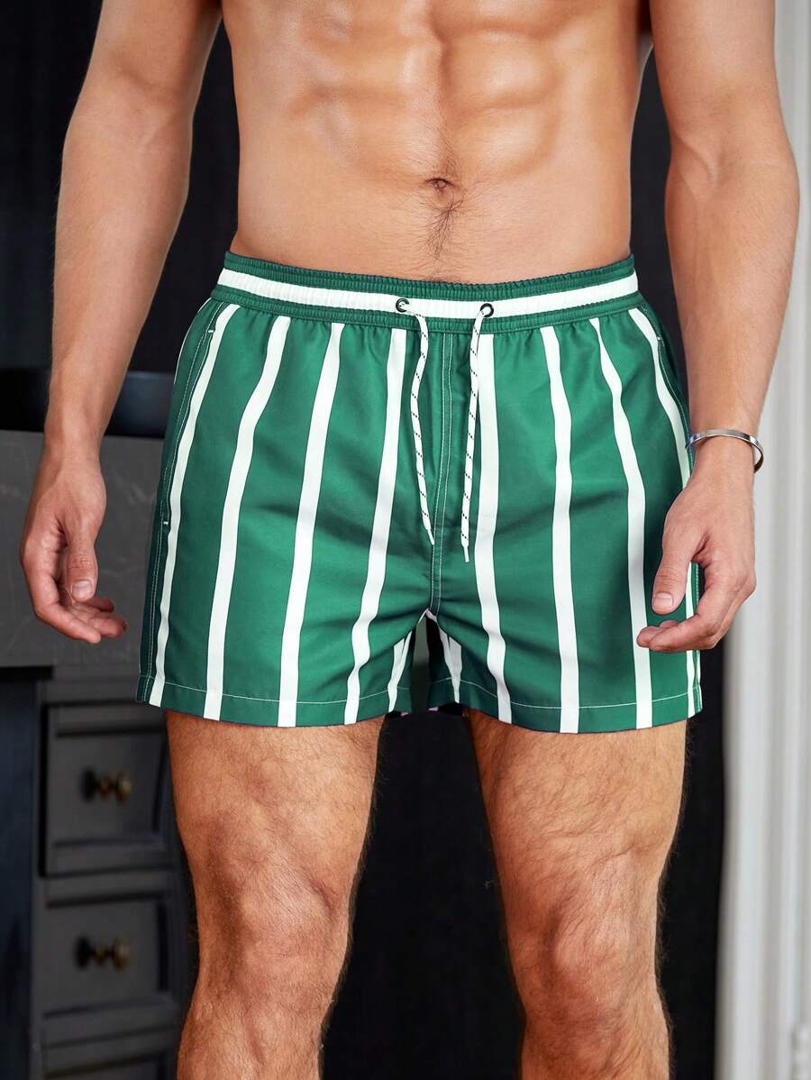 Short court rayé avec cordon de serrage et taille élastique pour homme