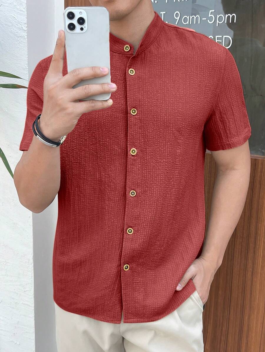 Chemise boutonnée classique à col chinois avec texture pour homme