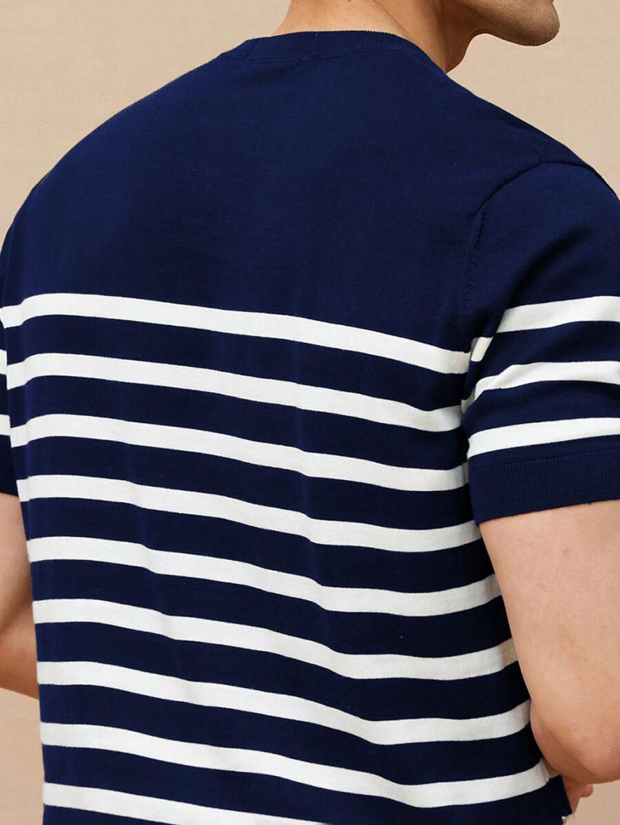 Chemise décontractée à rayures et col ras du cou - Mode masculine au quotidien