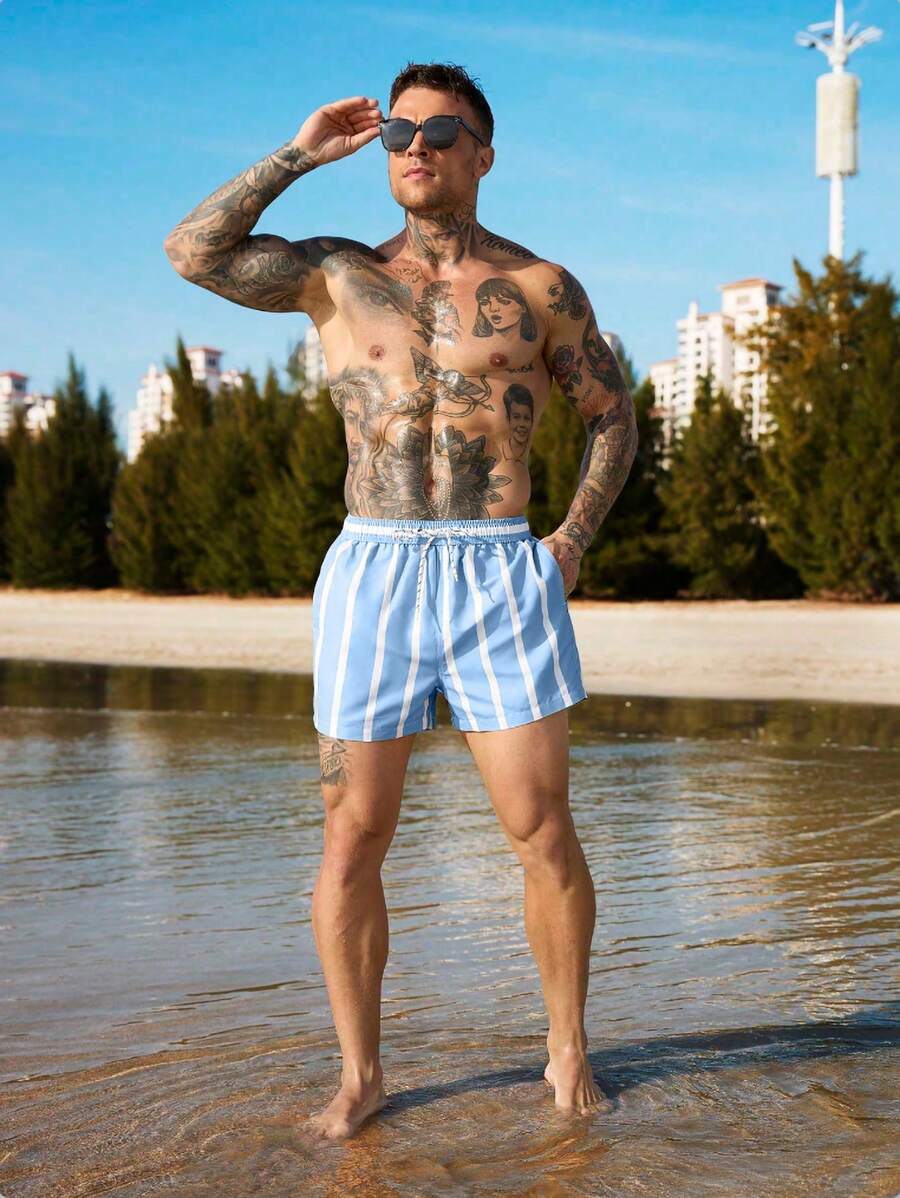 Short court rayé avec cordon de serrage et taille élastique pour homme
