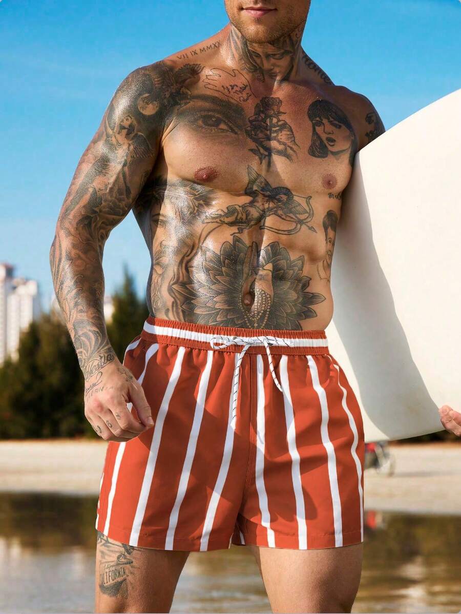 Short court rayé avec cordon de serrage et taille élastique pour homme